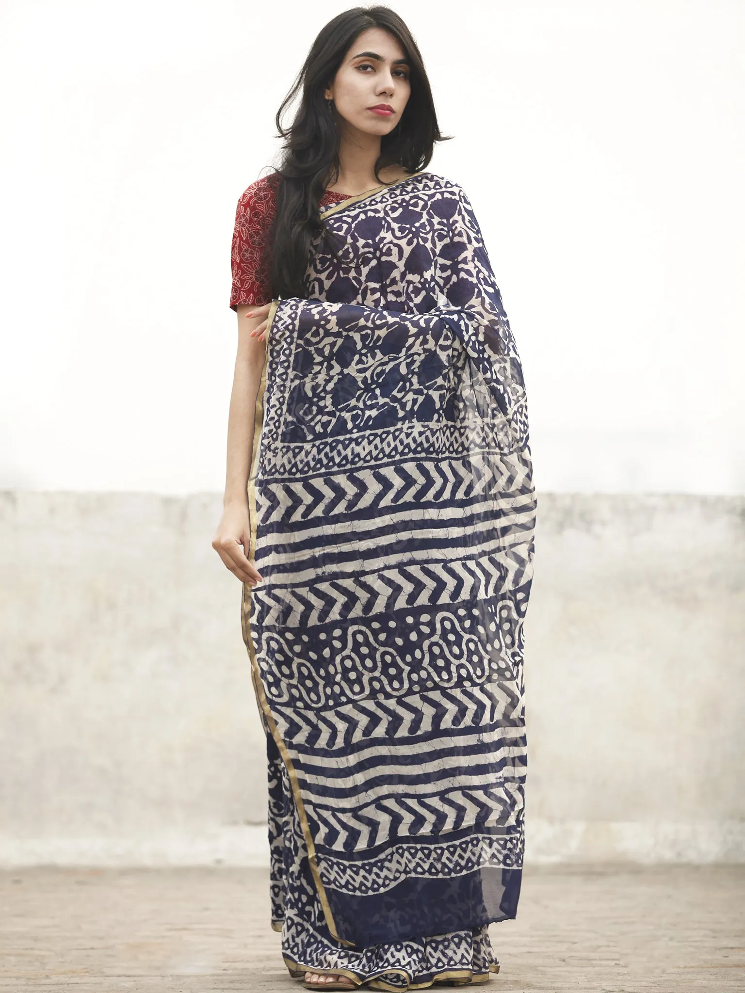 Navy Blue White Hand Block Printed Chiffon Saree With Zari Border - S031702598