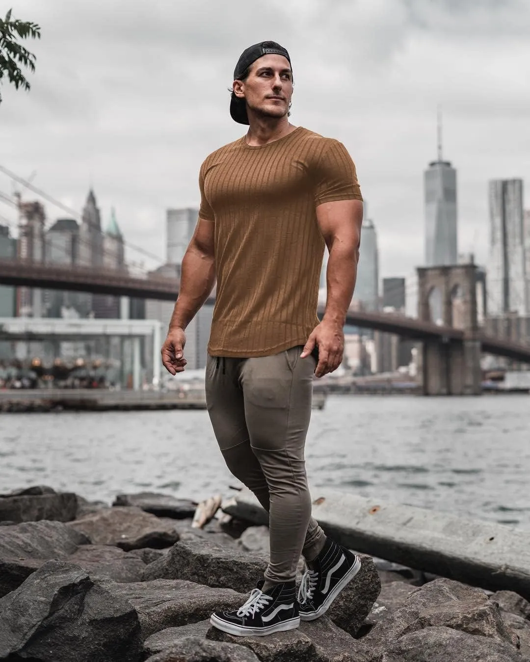 URRU Men's Muscle T Shirts Stretch Short Sleeve Bodybuilding Workout Casual Slim Fit Tee Shirts